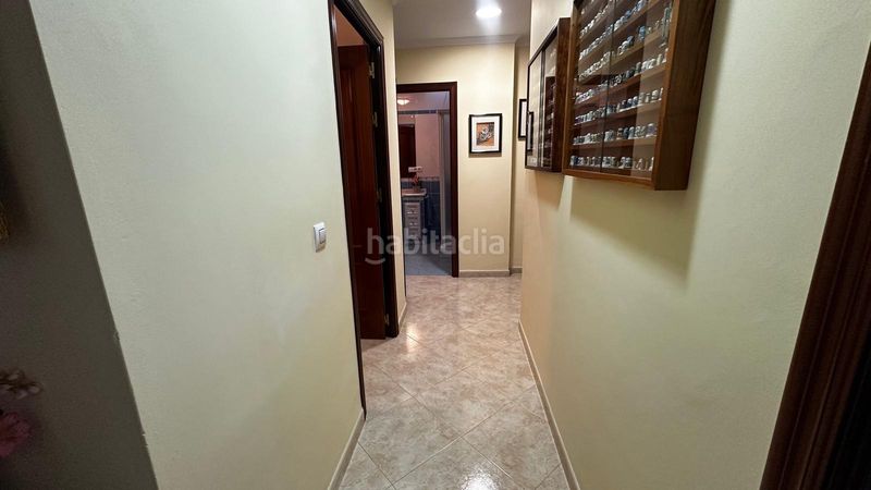 Foto b1a066db-eb50-4b94-93bd-b5c9e2ddf0dd. Casa adossada amb aparcament a La Cruz Camas