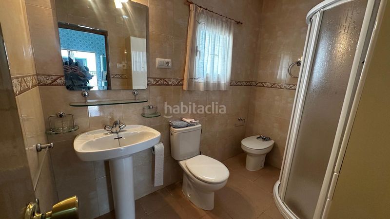 Foto bab88015-abc6-43df-816c-a5cad5dfdfd5. Casa adossada amb aparcament a La Cruz Camas