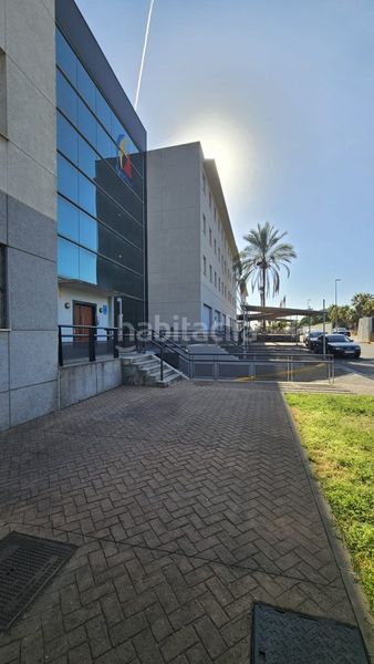 Foto 0f686305-ee60-4a3c-9226-ca73490bb34e. Pis amb calefacció piscina a Avenida Juan Diego Bormujos