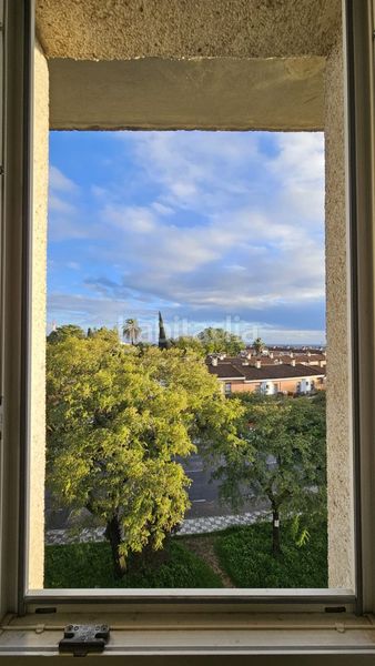 Foto 413243d4-7607-46f3-b1f3-6e5d04bb37aa. Pis amb calefacció piscina a Avenida Juan Diego Bormujos