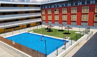 Appartamento in La Pañoleta. Bajo amueblado en camas con garaje, trastero, piscina y aire cen