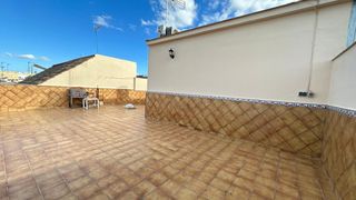 Semi detached house in San Jose de la Rinconada. Espectacular casa en el centro de san josé de las rinconadas  li
