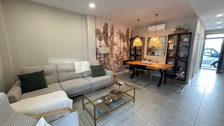 Towny house in San Jose de la Rinconada. Espectacular vivienda de nueva construcción en san josé de la ri