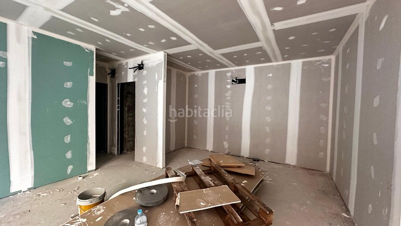 Foto c1f78e63-f841-4338-8cb0-cac2b296a9a6. Edifici a Los Remedios Sevilla