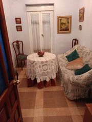 Casa a Villamartín. Excelente oportunidad en el centro de villamatín! esta moderna c