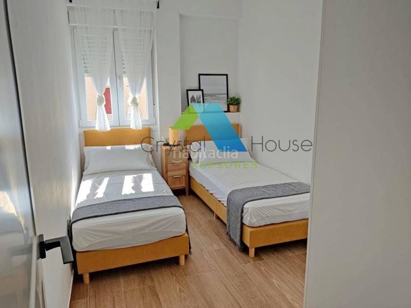 Foto 0046c125-e4a0-4381-aca0-508b74fd7198. Piso espectacular piso en carranque con licencia turística en Málaga