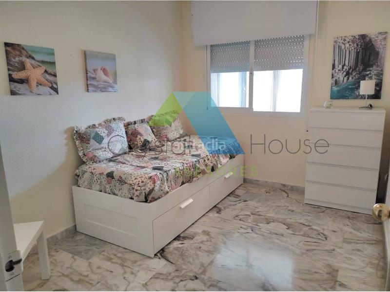 Foto 1df0b156-8652-4489-bee6-aacddd82b90e. Location appartement avec parking dans Parque Ayala - Jardín de la Abadía - Huelín Málaga