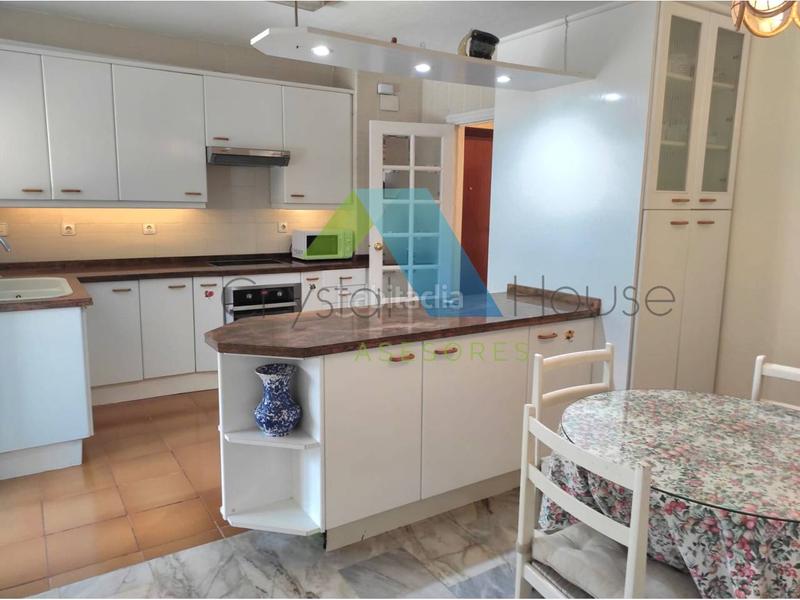 Foto dd5ba531-5029-406a-b15c-9c6880b1b379. Rent flat with parking in Parque Ayala - Jardín de la Abadía - Huelín Málaga