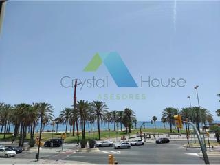 Location Appartement à Parque Ayala - Jardín de la Abadía - Huelín. Amplio piso en alquiler en primera linea de playa