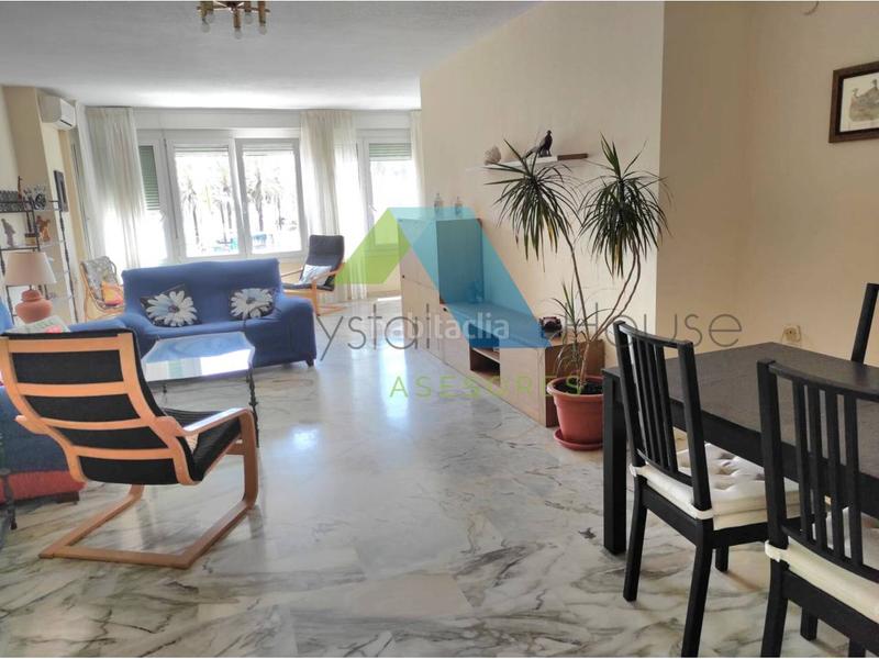 Foto 53b29664-32e4-4f6d-95d8-1c09bf2376bf. Miete etagenwohnung mit parking in Parque Ayala - Jardín de la Abadía - Huelín Málaga