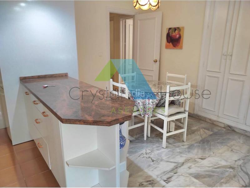 Foto b4ab0b9d-f72a-4cf8-b731-035096b74b48. Miete etagenwohnung mit parking in Parque Ayala - Jardín de la Abadía - Huelín Málaga