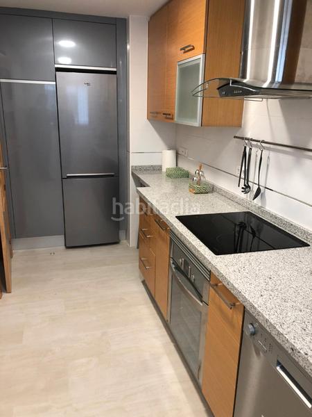 Foto d22477da-e293-49a6-959d-80126a8ae349. Alquiler piso en avenida juan gómez juanito 1 impecable piso 2 dorm/2 baños 4 planta centro en Fuengirola