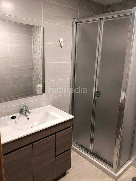 Foto fbc55301-c146-41f6-ad9c-7b22957c3759. Alquiler piso en avenida juan gómez juanito 1 impecable piso 2 dorm/2 baños 4 planta centro en Fuengirola