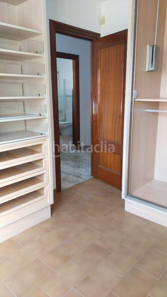 Foto 764c6b7b-0f25-489b-9a5e-5f80c3d1e3e5. Alquiler chalet en calle ronda 6 se alquila casa centro pueblo lópez larga temporada en Fuengirola