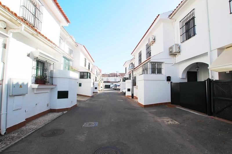 Foto 0e62a33b-e40e-4175-b0eb-3761f7ce4968. Casa a schiera con parcheggio in El Altillo Jerez de la Frontera