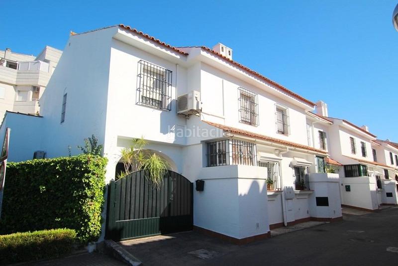 Foto 405ae553-594a-4cc6-bba2-8dbe64361815. Casa a schiera con parcheggio in El Altillo Jerez de la Frontera