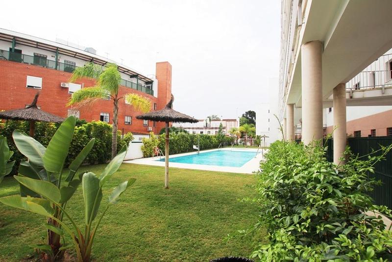 Foto cef950a6-2553-4753-9a00-ccf185eeee40. Pis amb calefacció aparcament piscina a El Retiro - La Vid Jerez de la Frontera