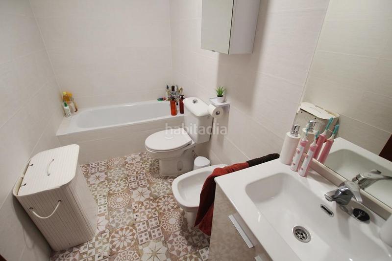 Foto b2a32e99-7388-4c6d-a85b-d4d1de1b9c79. Casa adosada adosado con 2 plazas de garaje en zona centro en Jerez de la Frontera