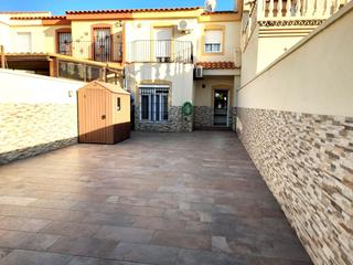 Casa adossada a Caballero Bonald-S. José Obrero-Guadalcacín. Adosado en zona norte