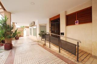 Piso en Divina Pastora - La Yeguada. Piso con terraza y garaje en divina pastora