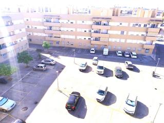 Etagenwohnung in Puertas del sur - Guadabajaque. Piso con plaza de aparcamiento y trastero