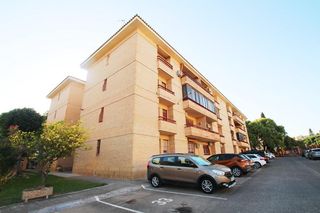 Affitto Appartamento in La Plata. Piso con plaza de aparcamiento zona merca 80