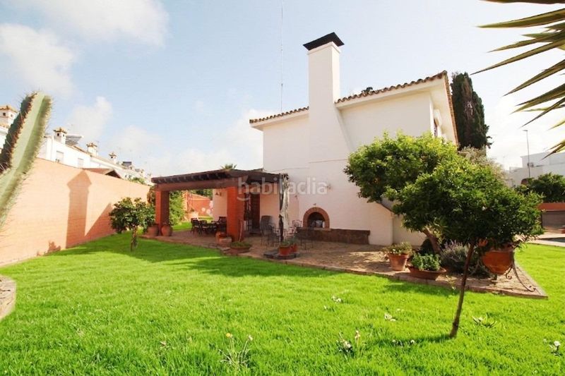 Foto 1abf309b-8ac0-49dc-927e-387f44bcf89e. Chalet  con piscina en El Altillo en El Altillo Jerez de la Frontera