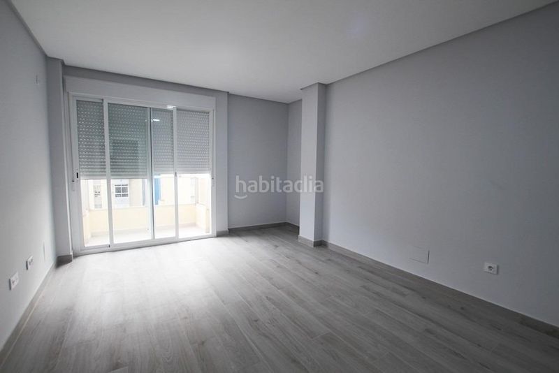 Foto 804841ca-0ac0-4830-9892-cd1f327c4e8f. Piso  de 4 dormitorios y plaza de aparcamiento zona merca 80 en Jerez de la Frontera