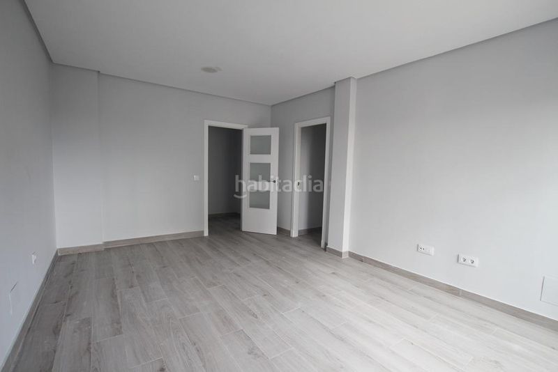 Foto 9742ac91-0559-44f5-a72b-cd96455bd86f. Piso  de 4 dormitorios y plaza de aparcamiento zona merca 80 en Jerez de la Frontera