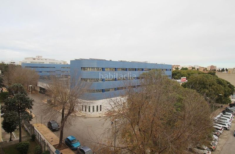 Foto 9c76482d-d25c-4f57-bbba-f5857308e188. Piso  de 4 dormitorios y plaza de aparcamiento zona merca 80 en Jerez de la Frontera