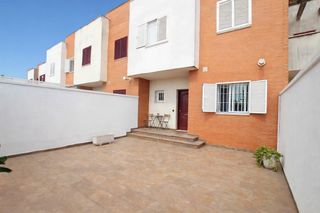 Casa adossada a Puertas del sur - Guadabajaque