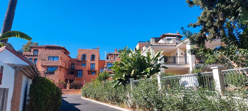 Foto 62226ef3-516d-4c9f-8984-8f5f523aa6a1. Ático bonito ático en 2ª línea de playa con piscina en Estepona