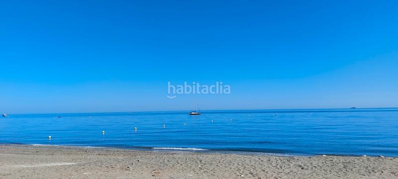 Foto 679cffe7-acd8-4b7e-b44b-8b638b20d0a4. Ático bonito ático en 2ª línea de playa con piscina en Estepona