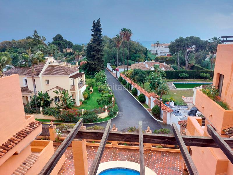 Foto 69e3c073-f36d-4037-bed4-4911dbbea26a. Ático bonito ático en 2ª línea de playa con piscina en Estepona