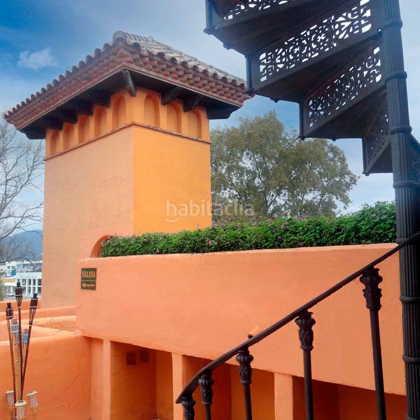 Foto 7c6942a8-bd27-4716-b6dd-4bd972e4112a. Ático bonito ático en 2ª línea de playa con piscina en Estepona