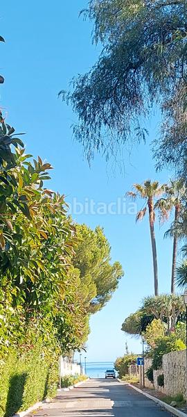 Foto b08889de-413e-4350-b3a2-7d5fd88f8e99. Ático bonito ático en 2ª línea de playa con piscina en Estepona