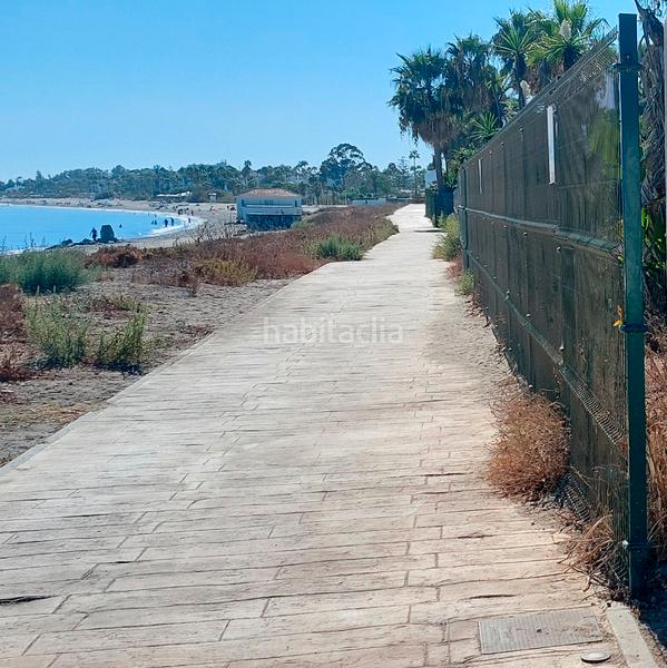 Foto c3c26e7c-8988-45fc-99e0-1a556ac7da62. Ático bonito ático en 2ª línea de playa con piscina en Estepona
