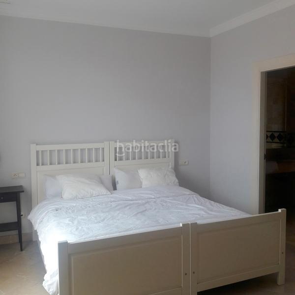 Foto c54c75b2-5245-4ff6-a304-df55ac2992d7. Ático bonito ático en 2ª línea de playa con piscina en Estepona