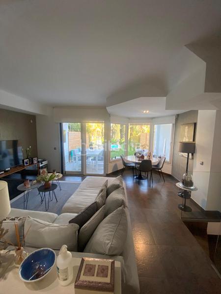 Foto 589d4dfe-b9ed-40c0-a098-2572f9f027d8. Casa a schiera con riscaldamento parcheggio piscina in Benalmádena