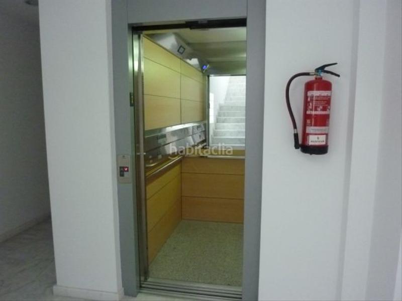 Foto ebf05020-b9ab-40f2-8211-49c3cc10cafa. Rent flat with parking in La Goleta - San Felipe Neri Málaga