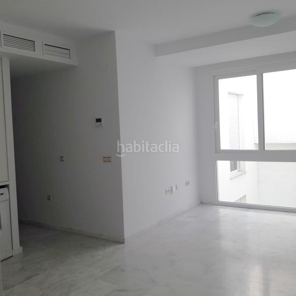 Foto e0a1f396-a518-48bd-a188-2916c0fd158b. Alquiler piso en La Goleta - San Felipe Neri Málaga