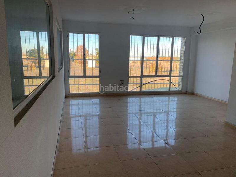 Foto 46b6dcc8-6dcd-4f6c-a2dd-dfa42c897386. Oficina a calle azahar 2 a Valencina de la Concepción