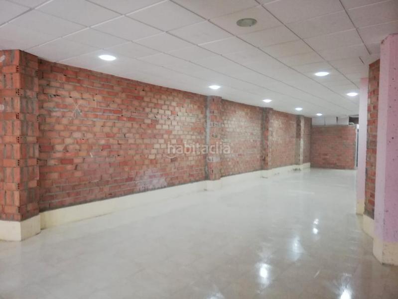 Foto c87254f6-d19f-4f20-9ef3-c009540c2487. Geschäftsraum in calle juan ramon jimenez 9 in Centro Bormujos