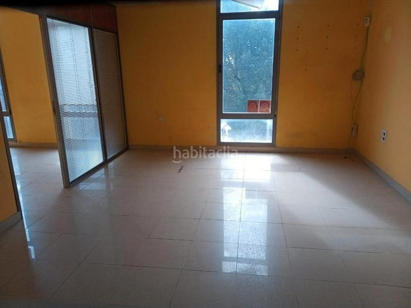 Foto d0577035-0ddd-4742-b671-c9d27dcf3094. Oficina a calle marqués de pickman 15 a Barrio del Nervión Sevilla