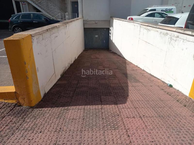 Foto b13584ce-73a1-4667-b001-22167e2f1e4b. Aparcament cotxe a calle fomento 12 a Pisa Mairena del Aljarafe