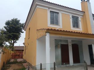 Maison jumelée  Calle bollullos de la mitación 3. Pareada en palomares del rio con piscina