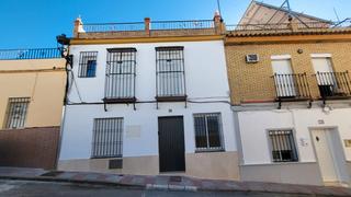 Casa adossada a Área Romántica. A estrenar magnifica vivienda en el corazon de tomares