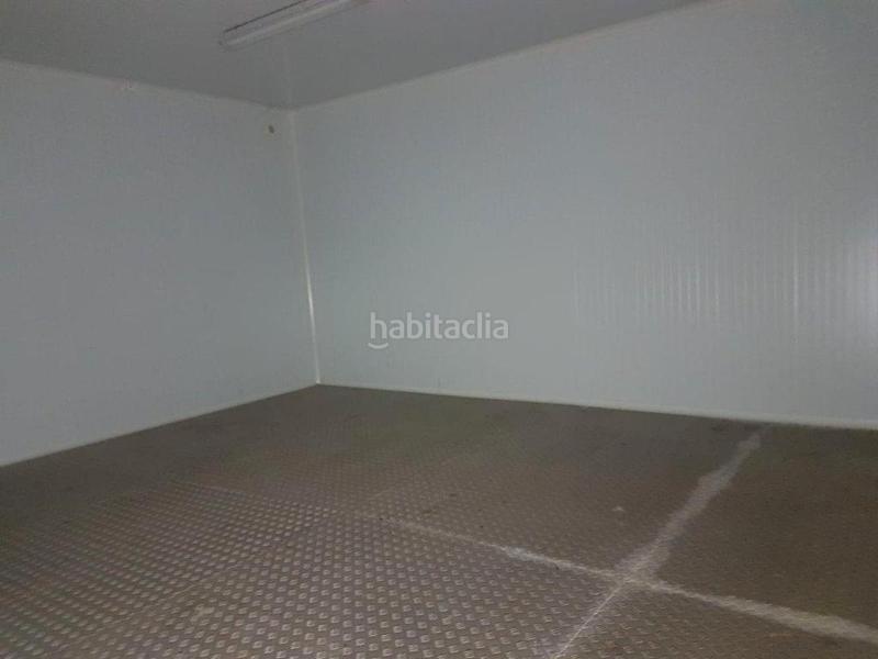 Foto aabbd45a-7fa6-4a58-9ba8-13c4e951ecde. Fabrikhalle in calle aracena 12 in Cala