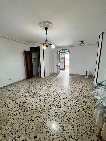 Foto 7b3f2bb9-5bb0-45c3-85b4-d2f303a2dfd9. Casa  barriada belen en Centro Tomares