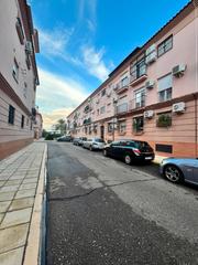 Pis  Calle de la fuente 23. Piso en venta en el centro de tomares